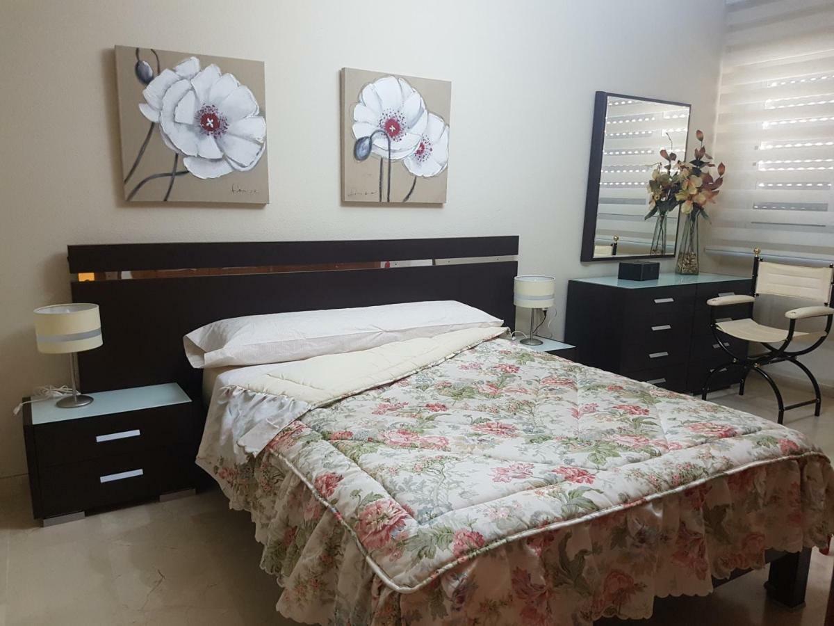 Apartamento Eduardo Dato Sevilla Exterior foto